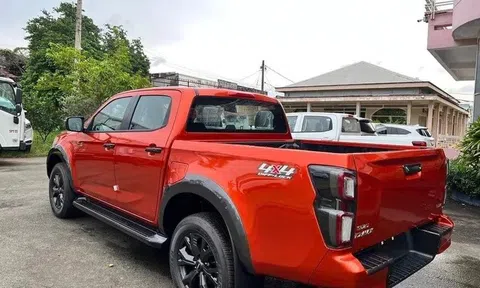 ‘Kẻ soán ngôi Ford Ranger’ giảm giá cực sốc 170 triệu đồng, mua ‘vua bán tải’ chơi Tết giờ quá rẻ