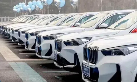 'Công ty nhà người ta': Chi 27 tỷ đồng mua 16 xe BMW thưởng Tết nhân viên, dân mạng ùn ùn nộp hồ sơ
