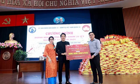 Vợ chồng doanh nhân Phan Thị Mai - Hoàng Kim Khánh đồng hành cùng bà con nghèo có một cái tết ấm no