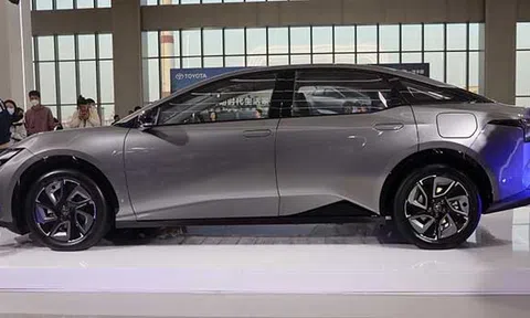 Toyota ra mắt ‘kẻ thế chân’ Corolla Altis giá 555 triệu đồng, thiết kế đẹp hơn Mazda 3, rẻ hơn Kia K3