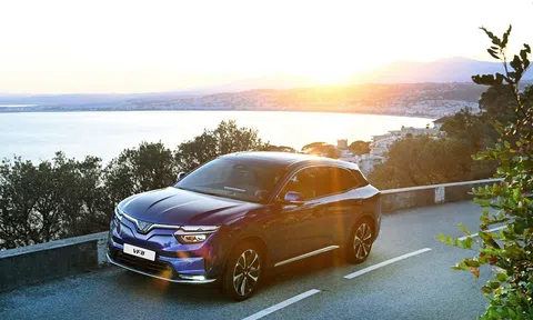 Người dùng hài lòng với những chính sách hậu mãi độc quyền chỉ có ở xe điện VinFast