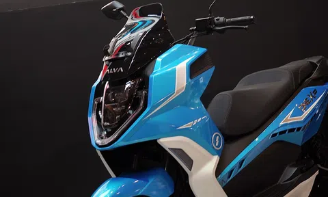 Đại chiến Honda Air Blade, 'tân binh' xe tay ga giá 49,7 triệu đồng 'gây sốt' nhờ smartkey, màn TFT