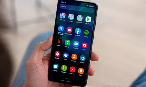 ‘Hạ đo ván’ iPhone 11, chiến binh Galaxy S21 FE giá chỉ 8.5 triệu, thiết kế trẻ trung nịnh mắt người dùng