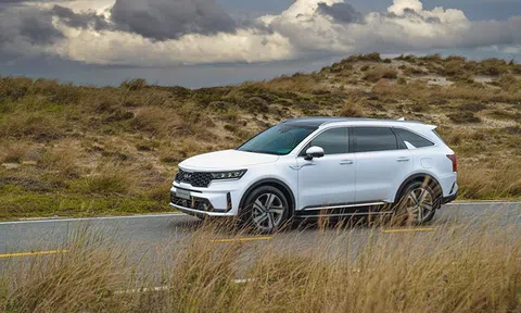 Giá lăn bánh Kia Sorento cực 'mềm' cuối tháng 2/2024, ‘quyết chiến’ Ford Everest và Hyundai Santa Fe