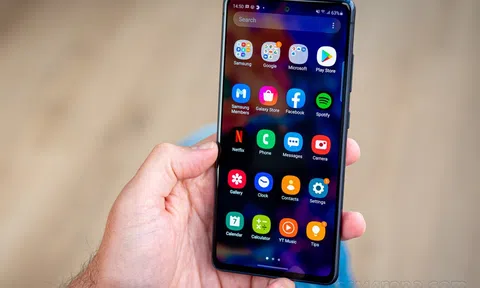 Cầm dưới 7 triệu rinh ngay chiếc Samsung Galaxy S đình đám một thời, màn hình lớn ngang ngửa Galaxy S24 Plus