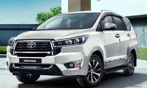 Dân tình ùn ùn mua Toyota Innova Crystal giá từ 565 triệu đồng, trang bị ngon hơn Mitsubishi Xpander