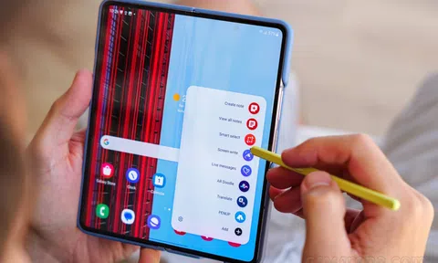 Galaxy Z Fold5 512GB rẻ như bản 256GB, điện thoại màn hình gập quốc dân ‘out trình’ iPhone 15 Pro Max