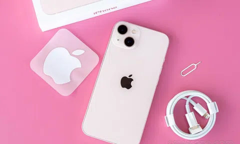 iPhone 13 128GB giá dưới 14 triệu, rẻ chưa từng có trong lịch sử, thiết kế đẹp như iPhone 15 vẫn đủ sức chiến Galaxy S24