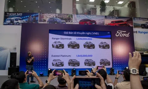 Ford Everest Platinum và Ford Ranger Stormtrak nâng tầm trải nghiệm khách hàng thế hệ mới