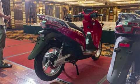 ‘Kẻ thay thế’ Honda Air Blade ra mắt với giá 42 triệu đồng, có màn hình cảm ứng át vía cả SH