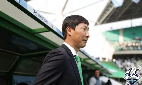 HLV Kim Sang Sik để ý 2 gương mặt mới toanh cho ĐT Việt Nam