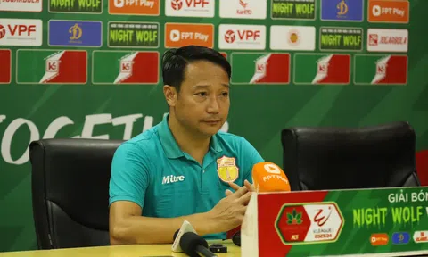 HLV Nam Định cảm ơn CĐV, tiết lộ quyết định về Tuấn Anh