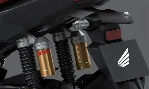 ‘Honda SH phiên bản đi phượt’ sắp ra mắt: Đẹp mê ly, có ABS 2 kênh át vía Air Blade, giá rẻ khó tin