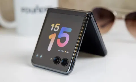 Motorola Razr 50 Ultra lộ diện: Màn hình 6,9 inch, chip Snapdragon 8s Gen 3, đối thủ đáng gờm của Galaxy Z Flip5
