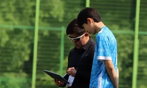 Xác định danh tính trợ lý mới của HLV Kim Sang Sik