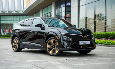 Chủ xe VinFast VF 7 Hỏa Long Độc Bản: ‘Giao dịch ở mọi thời điểm liên quan tới Rồng’