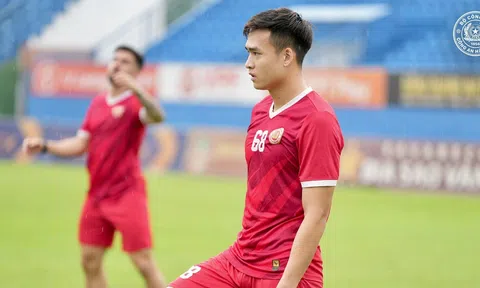 Bùi Hoàng Việt Anh chia sẻ về sự ra đi của HLV Kiatisak