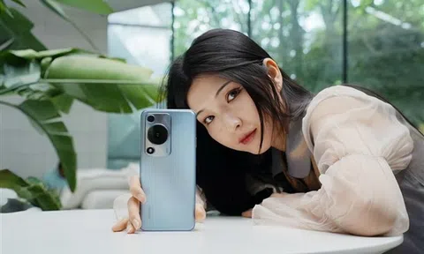 Không cần Galaxy S24 Ultra để có pin trâu, đây là smartphone pin 6000 mAh giá từ 4.2 triệu đồng