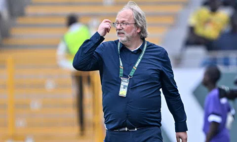 HLV ĐT Philippines: 'Sự xuất hiện của HLV Kim Sang Sik là khó khăn cho đội tôi'