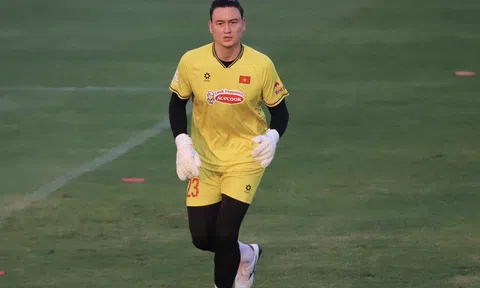 Văn Lâm lên tiếng về chuyện cạnh tranh với Filip Nguyễn tại ĐT Việt Nam