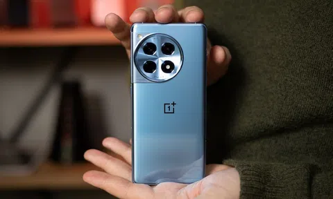 Rò rỉ pháp sư nhiếp ảnh mới khiến Galaxy S24 Ultra lo sốt vó, iPhone 15 Pro Max ngại va chạm