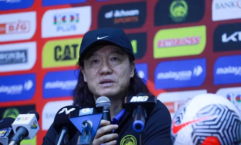 HLV Malaysia lên tiếng về khả năng ra đi sau khi bị loại
