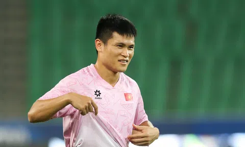 Tuấn Hải tiết lộ thú vị về HLV Kim Sang Sik, bất ngờ về bàn thắng trước Iraq