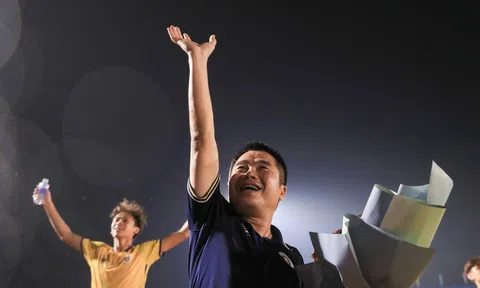 HLV Phạm Minh Đức: 'Tôi thấy mừng vì HLV Kim Sang Sik'