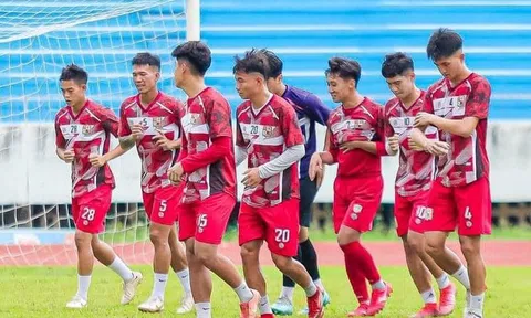 9 cầu thủ Việt Nam bị treo giò