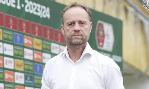 HLV Polking nhận xét thật lòng V-League, đánh giá sức mạnh Nam Định