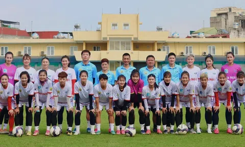 HLV Việt Nam nói gì khi đội nhà vào Top 10 thế giới?