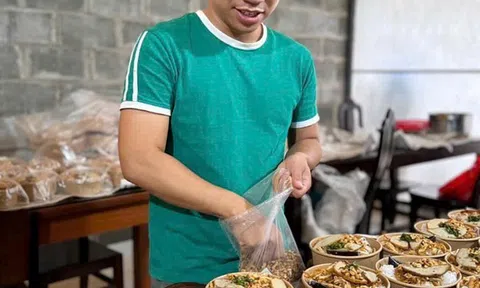 Những bước chân bình dị mang yêu thương ấm lòng đến xóm nhỏ