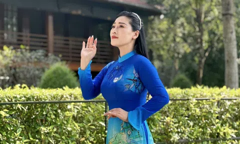 NSƯT Hương Giang thể hiện tinh tế, xúc động ca khúc “Lời Bác dặn trước lúc đi xa”