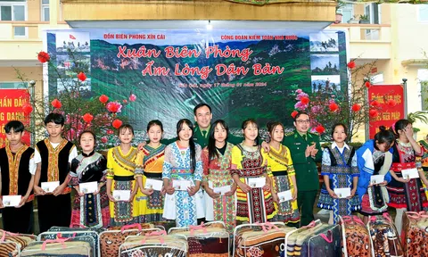 Gắn bó tình quân dân vùng biên giới tỉnh Hà Giang