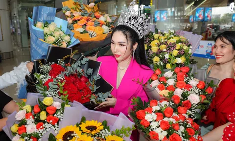 Hoa hậu Khương Phương Anh ngập tràn trong yêu thương ngày trở về