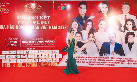 Người đẹp Ngọc Trang khoe vóc dáng thon gọn tại chung kết Hoa hậu DNVN 2023