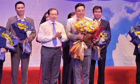 NSƯT - ĐD Lê Nguyên Đạt được bầu giữ chức CTHĐ Trường SKĐA TP.HCM