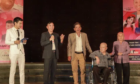 Thương Tín xin lỗi khán giả vì chỉ hát một bài