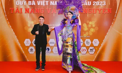 Trang phục áo dài của NTK Tony Phạm được đấu giá 95 triệu đồng tại đêm Thiện nguyện Hoa hậu Quý bà Việt Nam Toàn cầu 2023