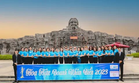 Đoàn Hoa hậu Doanh nhân Biển 2023 dâng hương tượng đài mẹ Việt Nam anh hùng tại Tam Kỳ, Quảng Nam