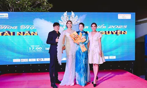 Doanh nhân Dương Ngữ Tình đấu giá thành công trang phục dạ hội của NTK Tommy Nguyễn