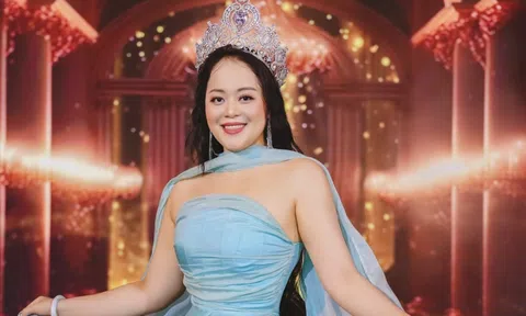 Hoa hậu Trương Thị Tú Anh xuất hiện lộng lẫy khi chấm thi
