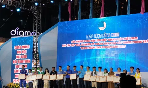 Đội tình nguyện SV07 được chọn là 1 trong 100 CLB đội nhóm xuất sắc nhất Việt Nam năm 2023