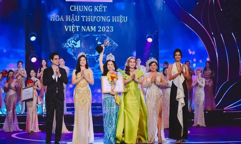 Doanh nhân Cao Thị Liên đăng quang Hoa hậu nhân ái Hoa hậu Thương hiệu Việt Nam 2023