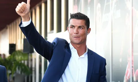 Chói sáng ở Al Nassr, Ronaldo được luôn 'đại gia' châu Âu chốt chiêu mộ
