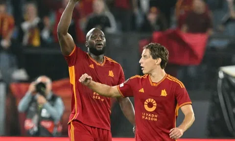 Không thể cản phá Lukaku, Roma duy trì chuỗi toàn thắng tại C2