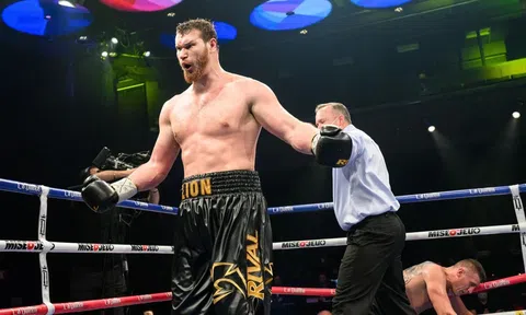 Tài năng triển vọng của quyền anh hạng nặng nhắm tới chiếc đai vô địch của Tyson Fury
