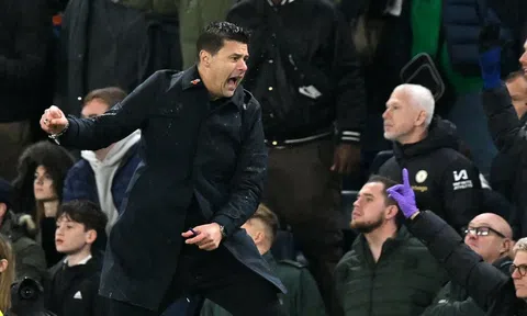 Làm khổ Man City, HLV Pochettino vẫn 'giận tím người' với trọng tài