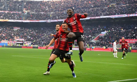 Thêu hoa dệt gấm, AC Milan thắng lớn tại vòng 16 Serie A