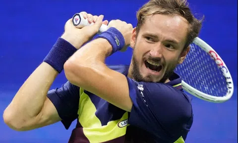 Kết quả tennis 23/12: Medvedev giữ vững phong độ
